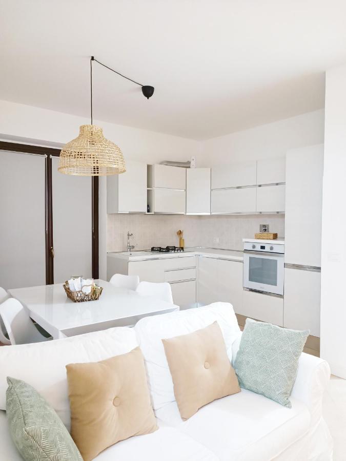 Ai Castelli Apartment - Locazione Turistica Cin It58060C2Fhnreg9A كولونّا المظهر الخارجي الصورة