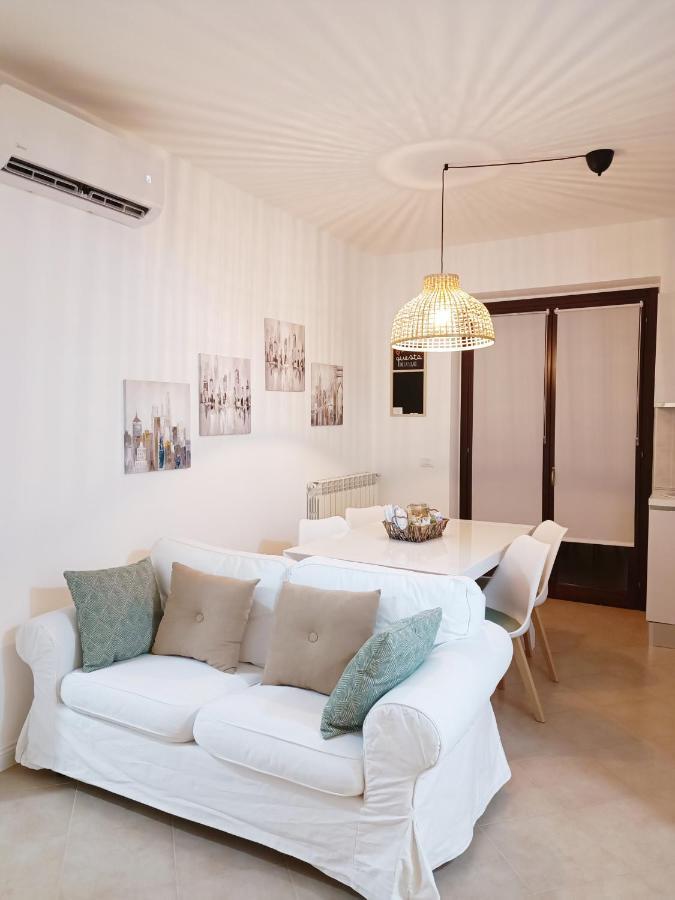 Ai Castelli Apartment - Locazione Turistica Cin It58060C2Fhnreg9A كولونّا المظهر الخارجي الصورة